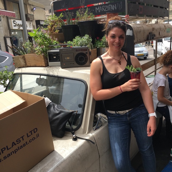 Meet your Posher, Kelly - Picture 1 of 1